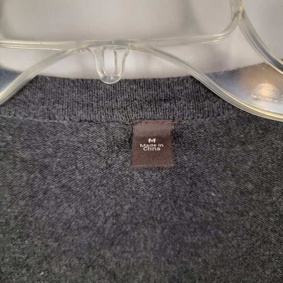 Color Block Sweater - Picture 2 of 4